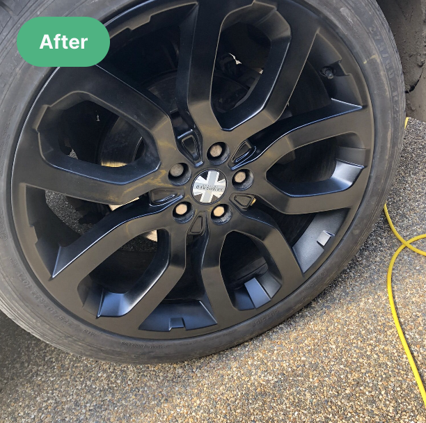 Range Rover alloy fully refurbished in deep satin black